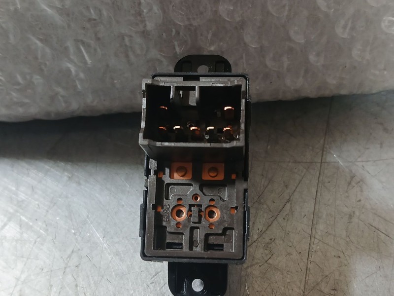 Recambio de mando elevalunas delantero derecho para hyundai i20 i (pb, pbt) 1.2 referencia OEM IAM 935801J000  