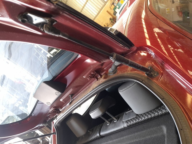 Recambio de amortiguadores maletero / porton para toyota yaris (_p21_, _pa1_, _ph1_) 1.5 hybrid (mxph11) referencia OEM IAM 6896