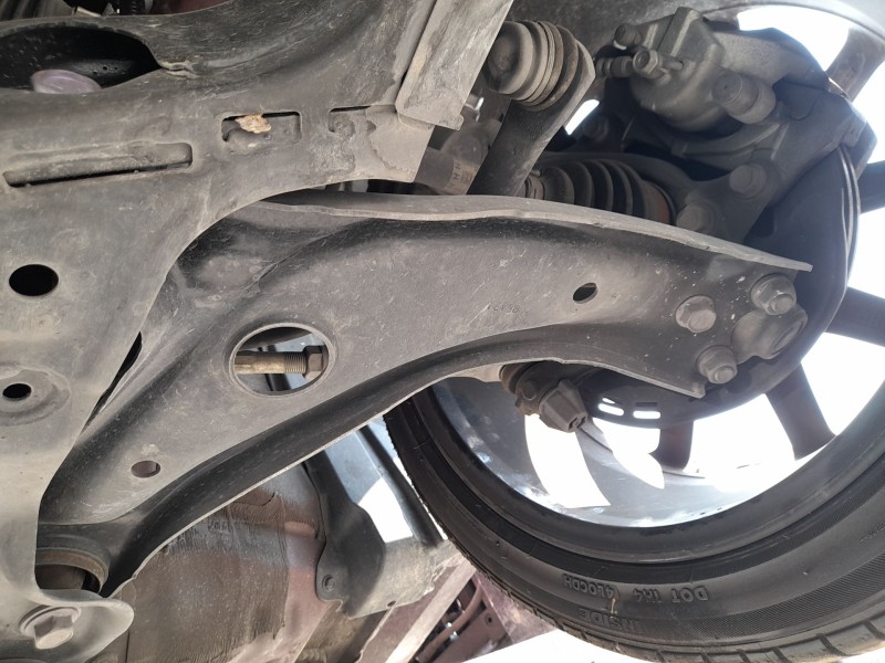Recambio de brazo suspension inferior delantero izquierdo para toyota yaris (_p21_, _pa1_, _ph1_) 1.5 hybrid (mxph11) referencia