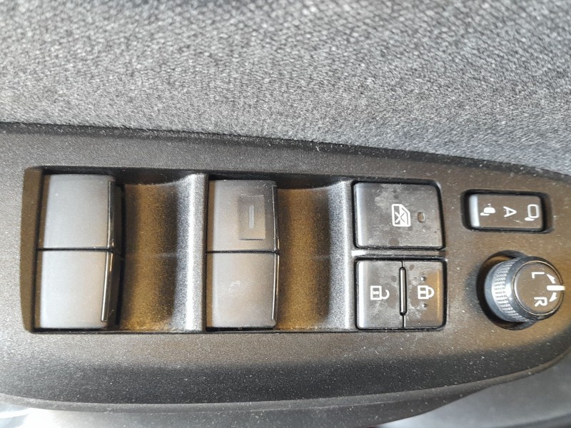 Recambio de mando elevalunas delantero izquierdo para toyota yaris (_p21_, _pa1_, _ph1_) 1.5 hybrid (mxph11) referencia OEM IAM 