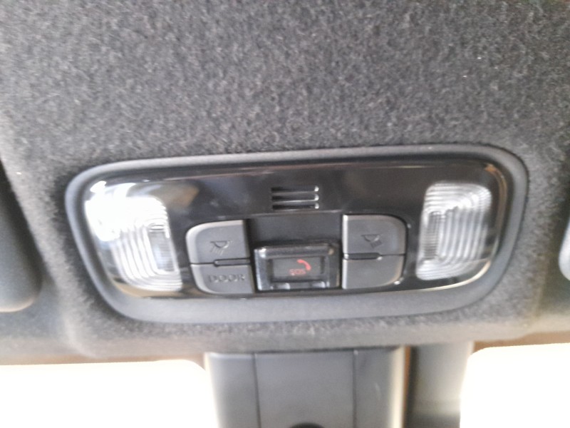 Recambio de luz interior para toyota yaris (_p21_, _pa1_, _ph1_) 1.5 hybrid (mxph11) referencia OEM IAM 81260K0100B0  