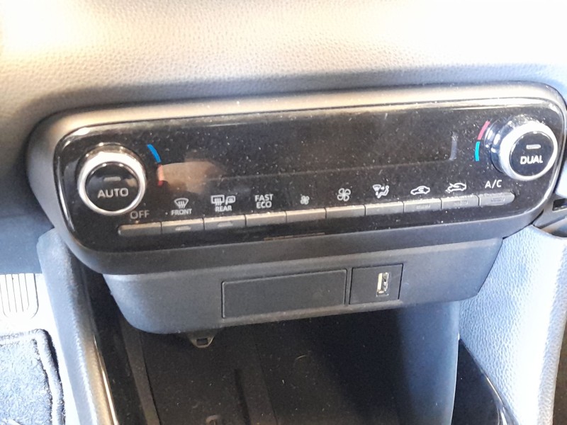 Recambio de mando climatizador para toyota yaris (_p21_, _pa1_, _ph1_) 1.5 hybrid (mxph11) referencia OEM IAM   