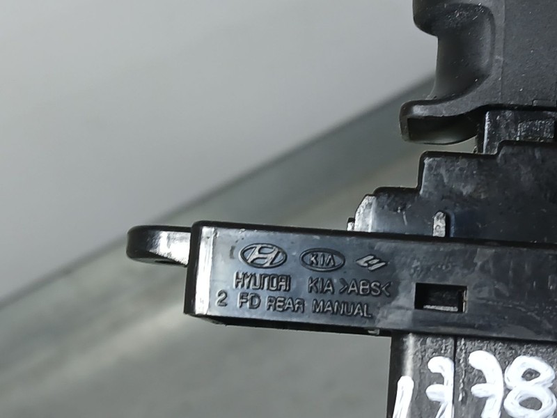 Recambio de mando elevalunas trasero derecho para hyundai i30 (fd) 1.6 crdi referencia OEM IAM 935802L000  