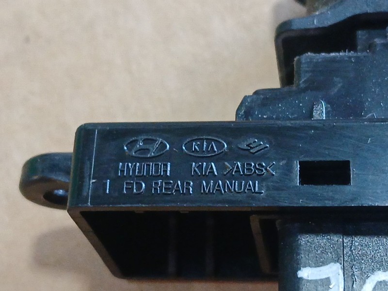 Recambio de mando elevalunas trasero izquierdo para hyundai i30 (fd) 1.6 crdi referencia OEM IAM 935802L000  