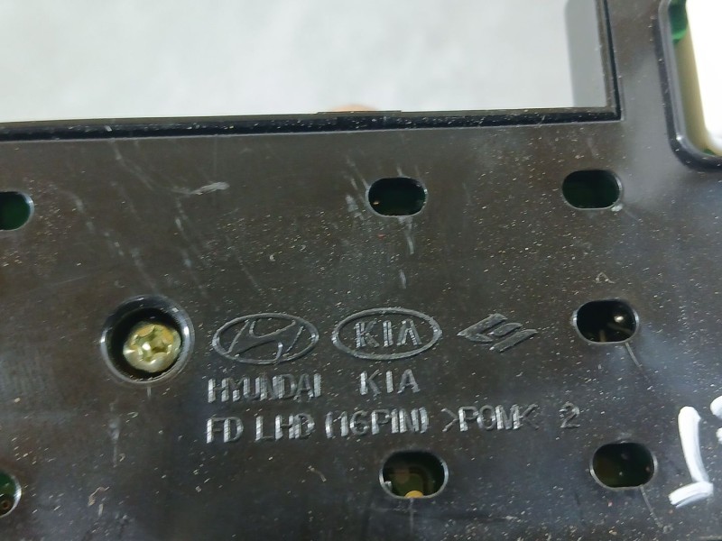 Recambio de mando elevalunas delantero izquierdo para hyundai i30 (fd) 1.6 crdi referencia OEM IAM 935702L010  