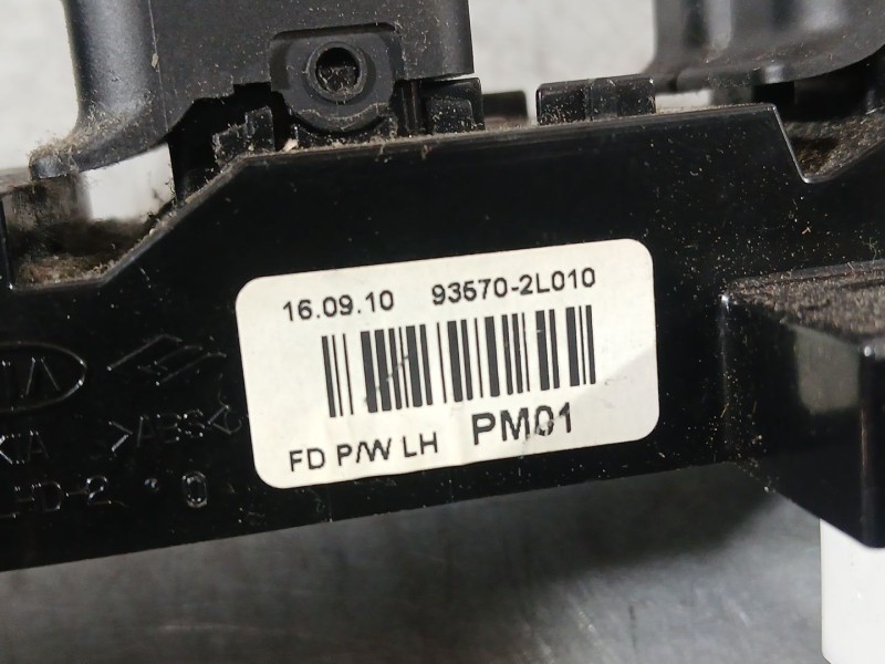 Recambio de mando elevalunas delantero izquierdo para hyundai i30 (fd) 1.6 crdi referencia OEM IAM 935702L010  