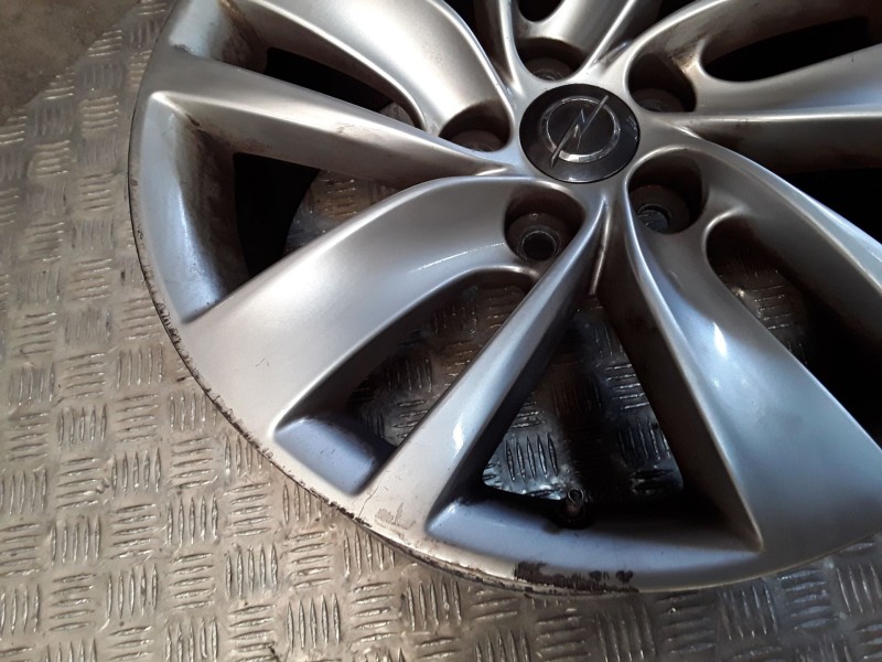 Recambio de llanta aluminio para opel insignia a (g09) 1.6 cdti (68) referencia OEM IAM 8X18 5 TORN ET42 ALUMINIO ROZADA