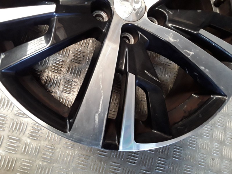 Recambio de llanta aluminio para peugeot 5008 ii (mc_, mj_, mr_, m4_) 1.6 bluehdi 120 referencia OEM IAM 7.5X18 5 TORN ET49 ALUM