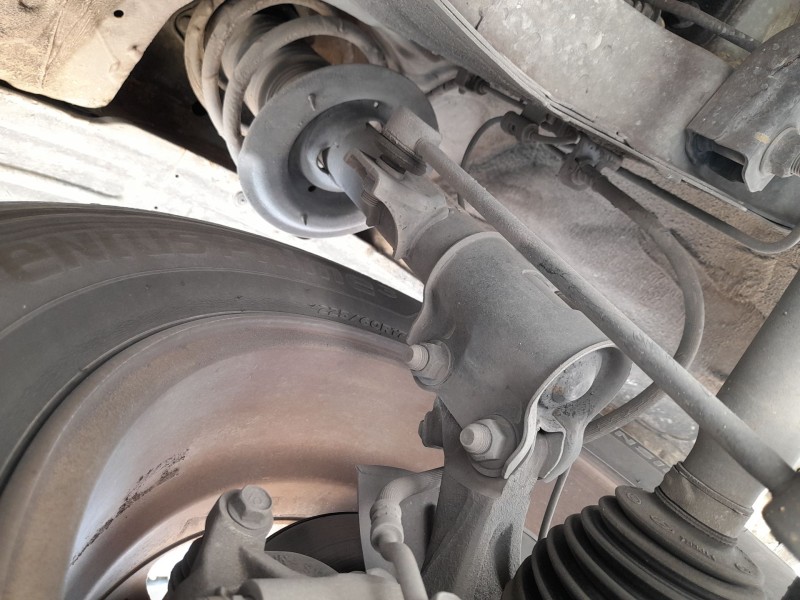 Recambio de amortiguador delantero derecho para kia sportage iii (sl) 2.0 crdi referencia OEM IAM 546613U000  