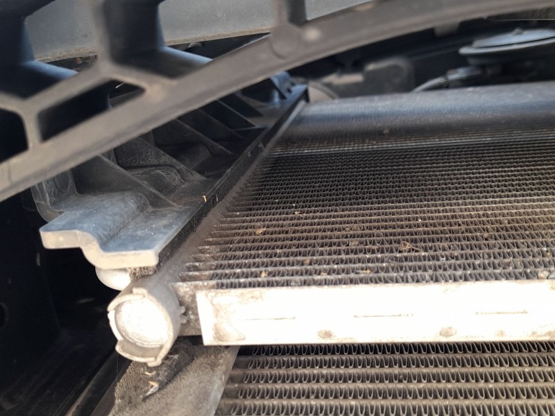 Recambio de condensador / radiador aire acondicionado para kia sportage iii (sl) 2.0 crdi referencia OEM IAM 976062Y001  