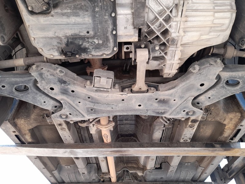 Recambio de puente delantero para kia sportage iii (sl) 2.0 crdi referencia OEM IAM 624002Y000FKZ  