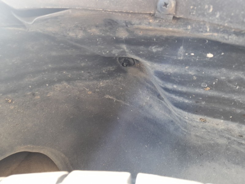 Recambio de plastico pase rueda tras. izq. para kia sportage iii (sl) 2.0 crdi referencia OEM IAM 868213U000  