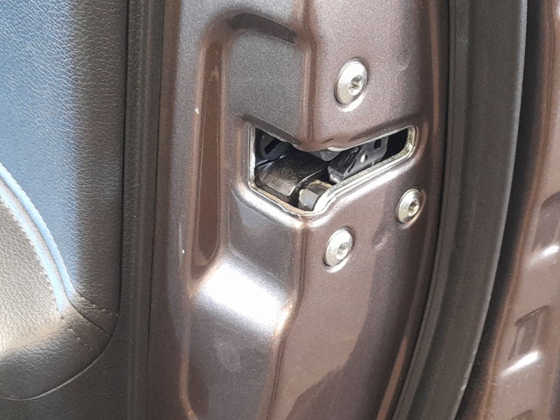 Recambio de cerradura puerta delantera derecha para kia sportage iii (sl) 2.0 crdi referencia OEM IAM 813203U000  