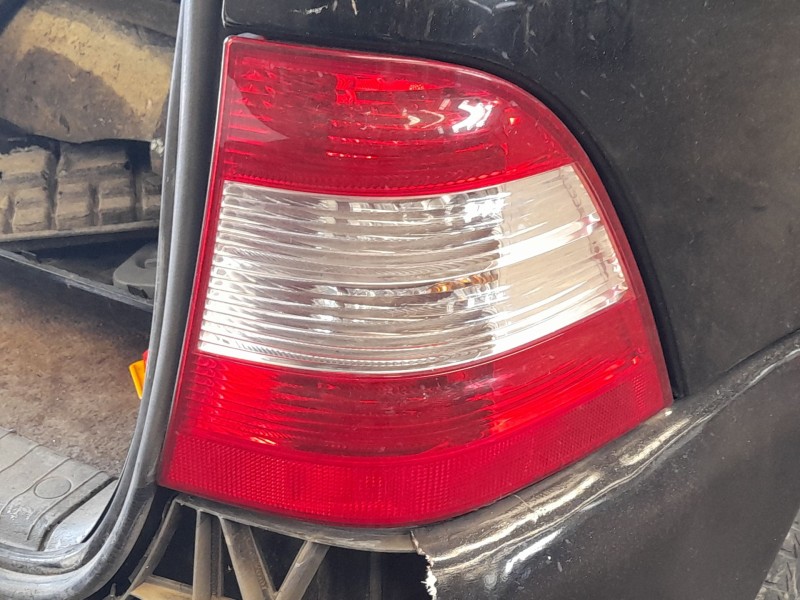 Recambio de piloto trasero derecho para mercedes-benz clase m (w163) ml 270 cdi (163.113) referencia OEM IAM A1638200264  