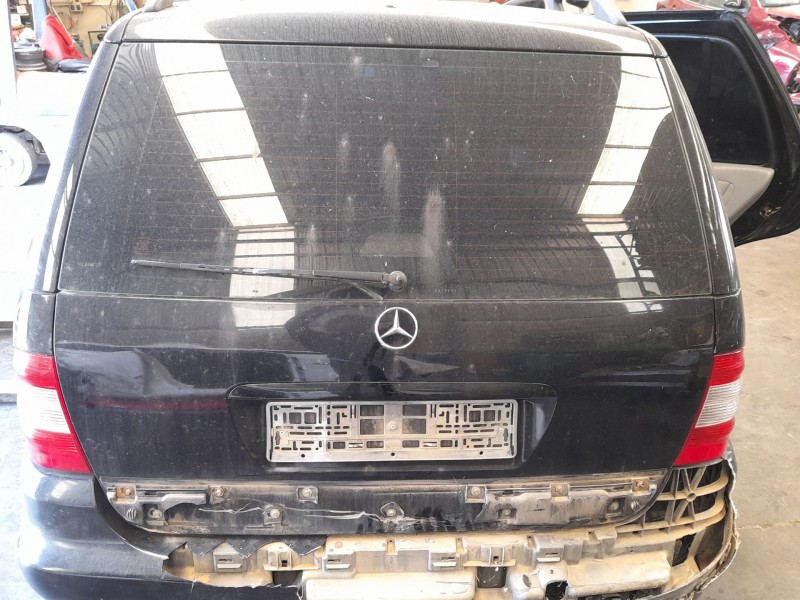 Recambio de porton trasero para mercedes-benz clase m (w163) ml 270 cdi (163.113) referencia OEM IAM A1637401105  