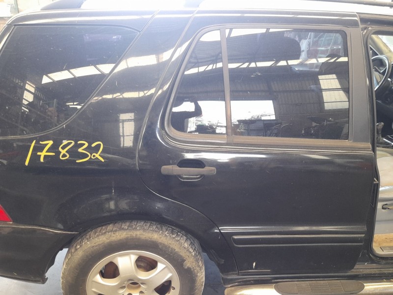 Recambio de puerta trasera derecha para mercedes-benz clase m (w163) ml 270 cdi (163.113) referencia OEM IAM A1637301605  