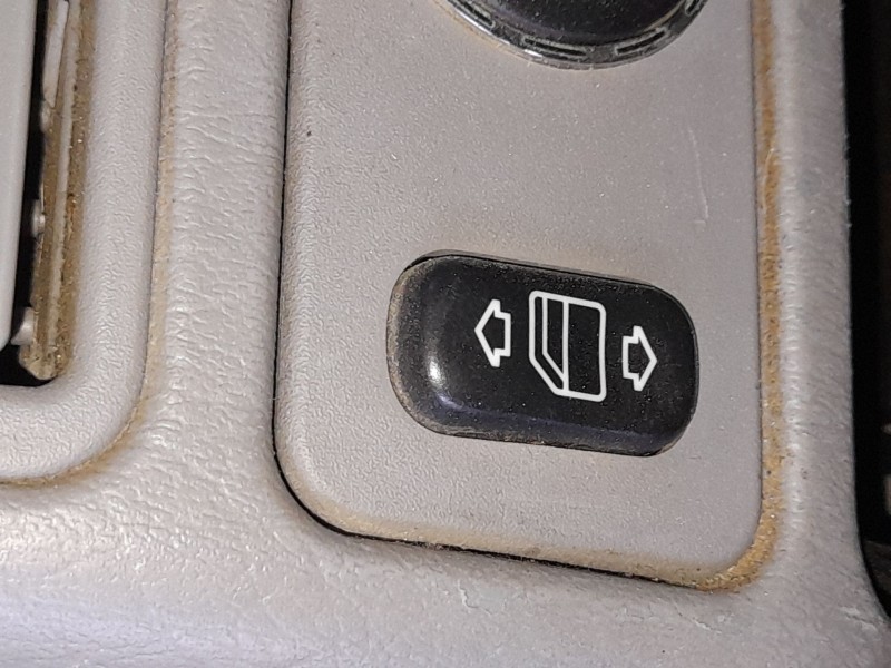 Recambio de mando elevalunas trasero izquierdo para mercedes-benz clase m (w163) ml 270 cdi (163.113) referencia OEM IAM   