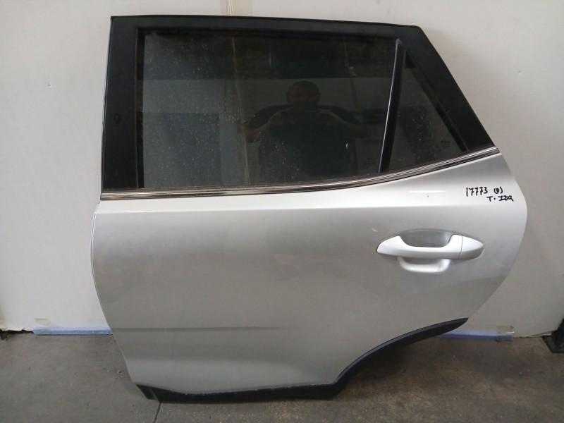 Recambio de puerta trasera izquierda para kia stonic (yb) 1.0 t-gdi referencia OEM IAM 77003H8401  
