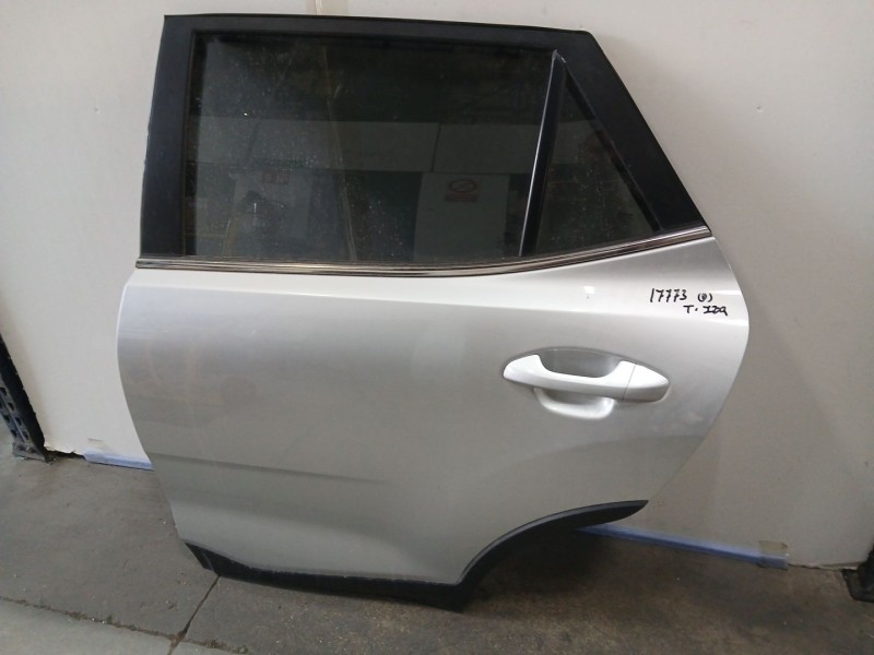 Recambio de puerta trasera izquierda para kia stonic (yb) 1.0 t-gdi referencia OEM IAM 77003H8401  