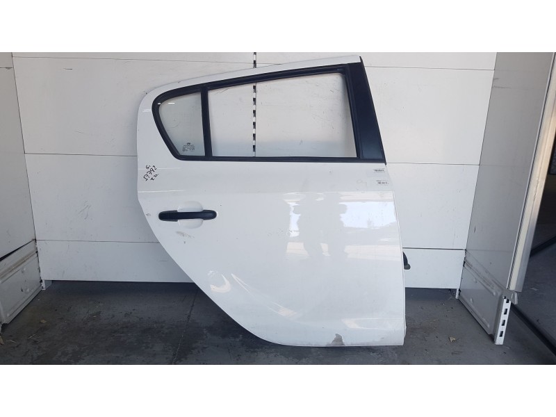 Recambio de puerta trasera derecha para hyundai i20 i (pb, pbt) 1.2 referencia OEM IAM 770041J010  
