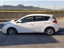 toyota auris (_e18_) del año 2013