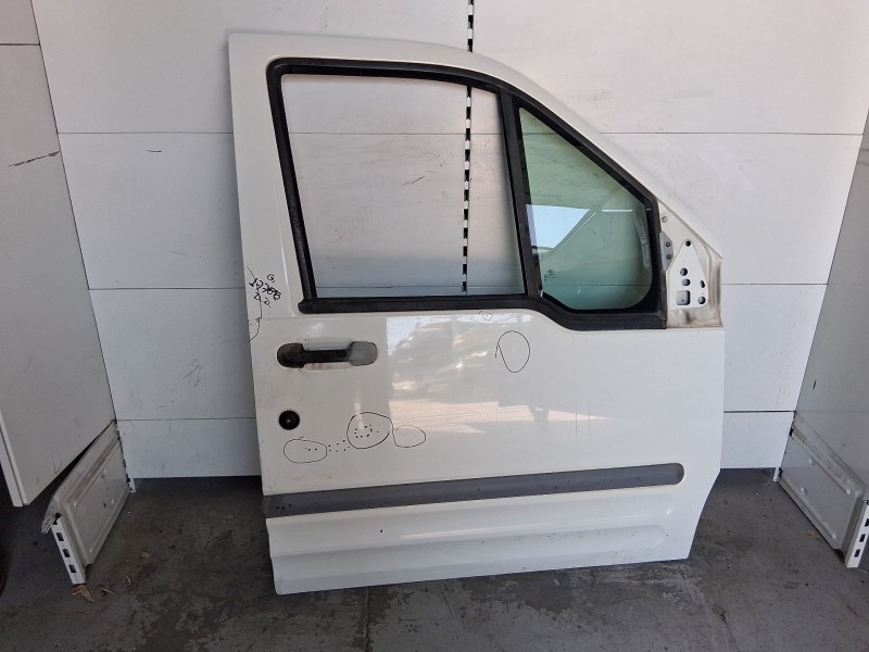 Recambio de puerta delantera derecha para ford tourneo connect 1.8 tdci referencia OEM IAM 4393548 TOCADA 