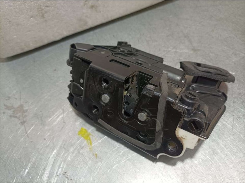 Recambio de cerradura puerta trasera derecha para volkswagen golf vii sportsvan edition bluemotion tech referencia OEM IAM 5K493