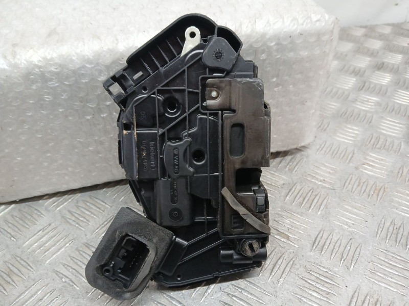 Recambio de cerradura puerta trasera izquierda para volkswagen touran (5t1) 1.6 tdi referencia OEM IAM 5TA839015E  
