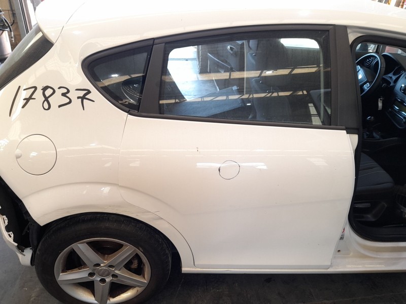 Recambio de puerta trasera derecha para seat leon (1p1) 1.6 tdi referencia OEM IAM 1P0833056 TOCADA 