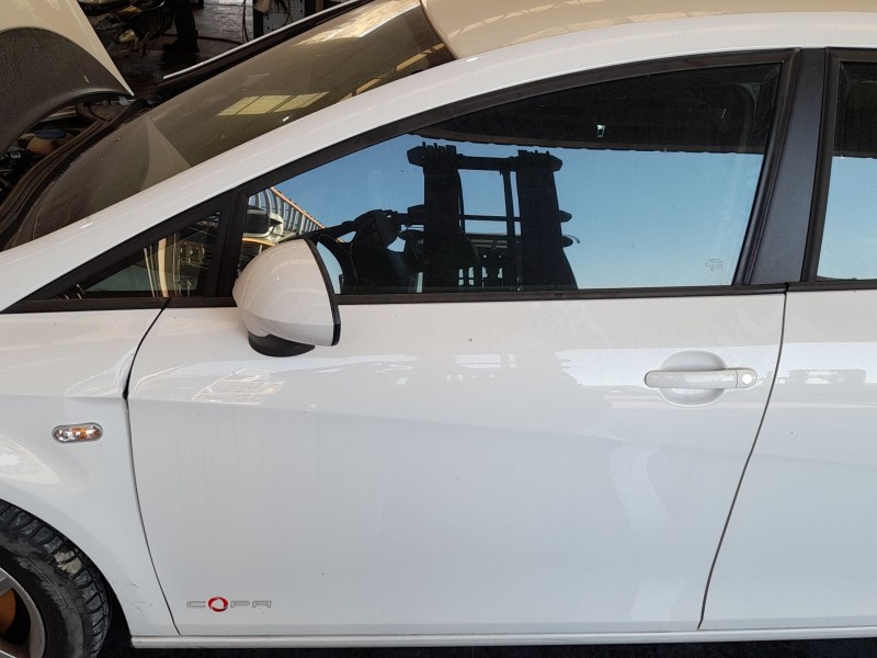 Recambio de puerta delantera izquierda para seat leon (1p1) 1.6 tdi referencia OEM IAM 1P0831055A TOCADA 