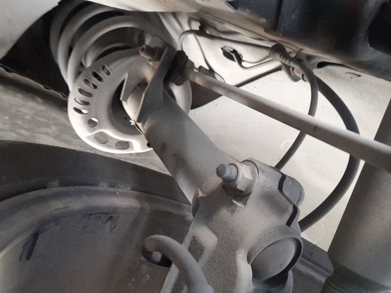 Recambio de amortiguador delantero derecho para seat leon (1p1) 1.6 tdi referencia OEM IAM 1T0413031HE  