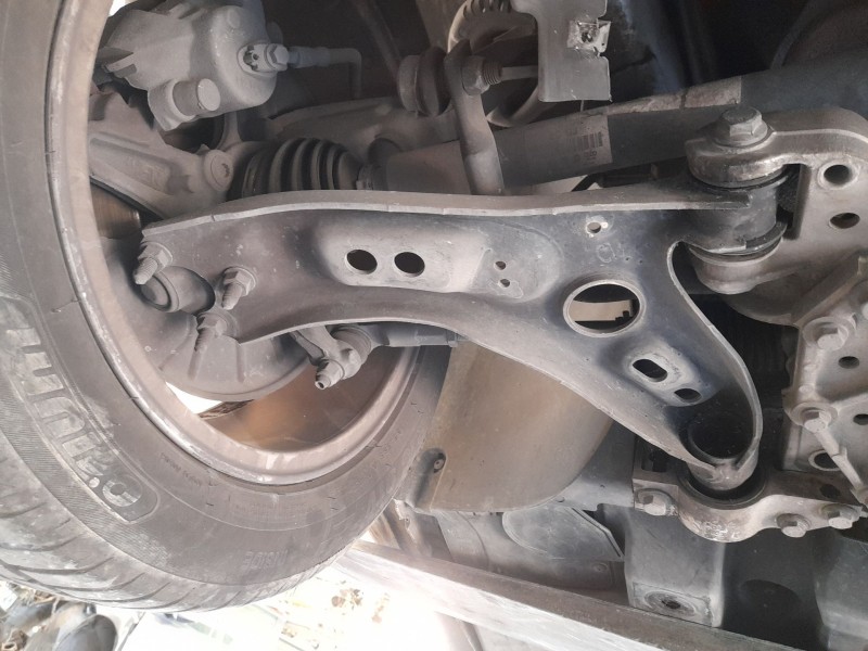 Recambio de brazo suspension inferior delantero derecho para seat leon (1p1) 1.6 tdi referencia OEM IAM 1K0407152BD  