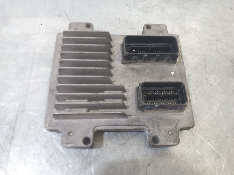Recambio de centralita motor uce para opel corsa e (x15) 1.4 (08, 68) referencia OEM IAM 12700116  