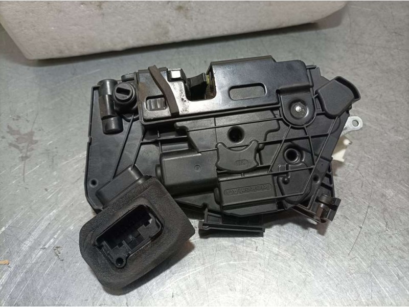 Recambio de cerradura puerta trasera derecha para volkswagen golf vii sportsvan edition bluemotion tech referencia OEM IAM 5K493