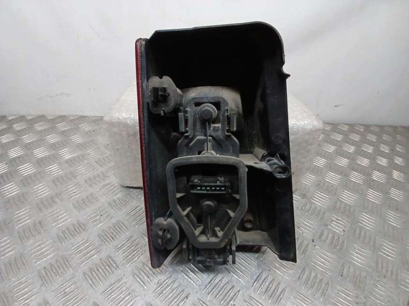 Recambio de piloto trasero derecho para peugeot partner (s2) combi plus referencia OEM IAM 9625292180  ROZADO