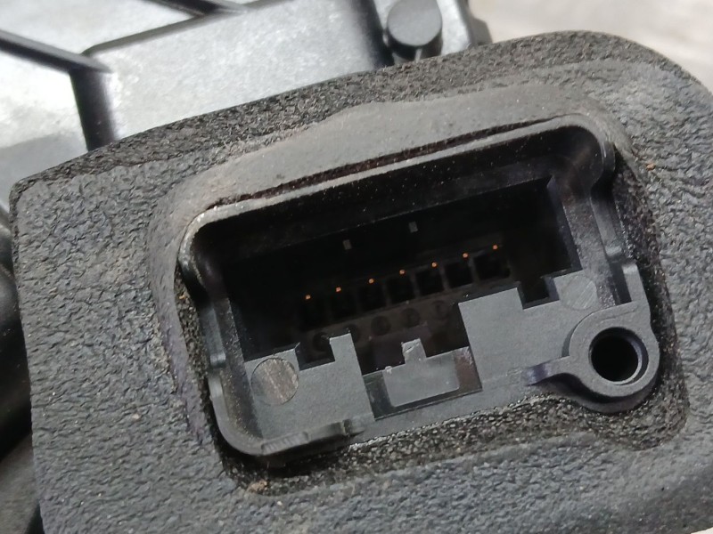 Recambio de cerradura puerta trasera izquierda para volkswagen touran (5t1) 1.6 tdi referencia OEM IAM 5TA839015E  