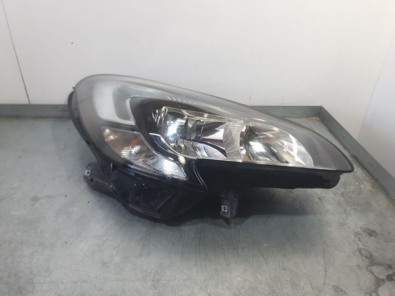 Recambio de faro derecho para opel corsa e (x15) 1.4 (08, 68) referencia OEM IAM 39108227  
