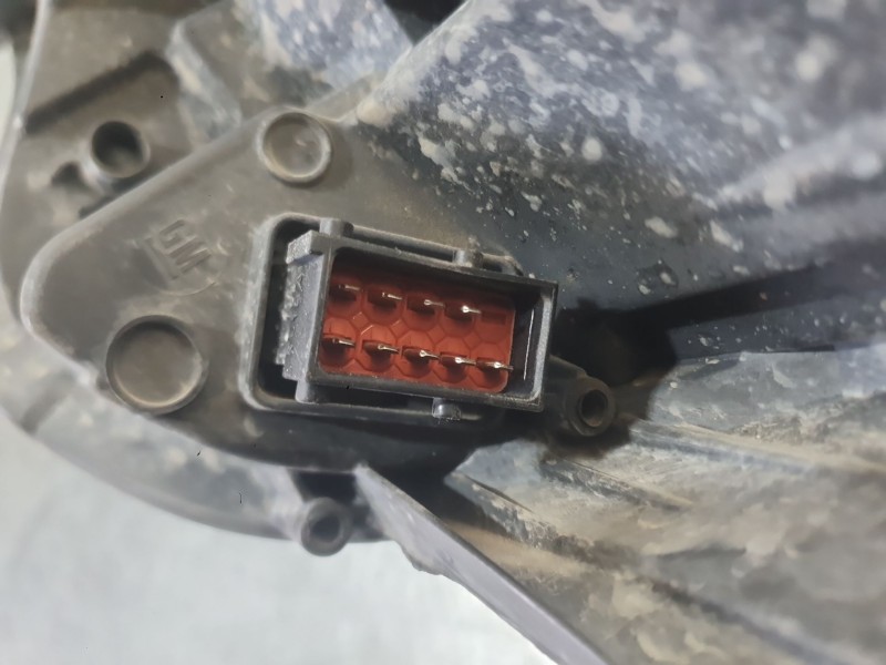 Recambio de faro derecho para opel corsa e (x15) 1.4 (08, 68) referencia OEM IAM 39108227  