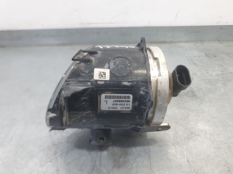 Recambio de faro antiniebla izquierdo para opel corsa e (x15) 1.4 (08, 68) referencia OEM IAM 13253625  