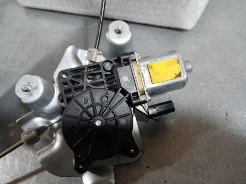 Recambio de elevalunas delantero izquierdo para ssangyong tivoli 1.6 xdi 160 referencia OEM IAM 7231135000  