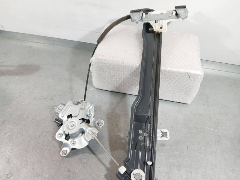 Recambio de elevalunas delantero izquierdo para ssangyong tivoli 1.6 xdi 160 referencia OEM IAM 7231135000  