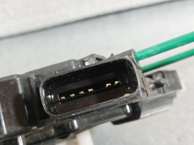 Recambio de cerradura puerta delantera izquierda para ssangyong tivoli 1.6 xdi 160 referencia OEM IAM 7121035021  
