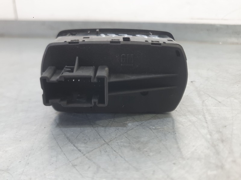 Recambio de mando elevalunas delantero izquierdo para opel corsa e (x15) 1.4 (08, 68) referencia OEM IAM 13430017  