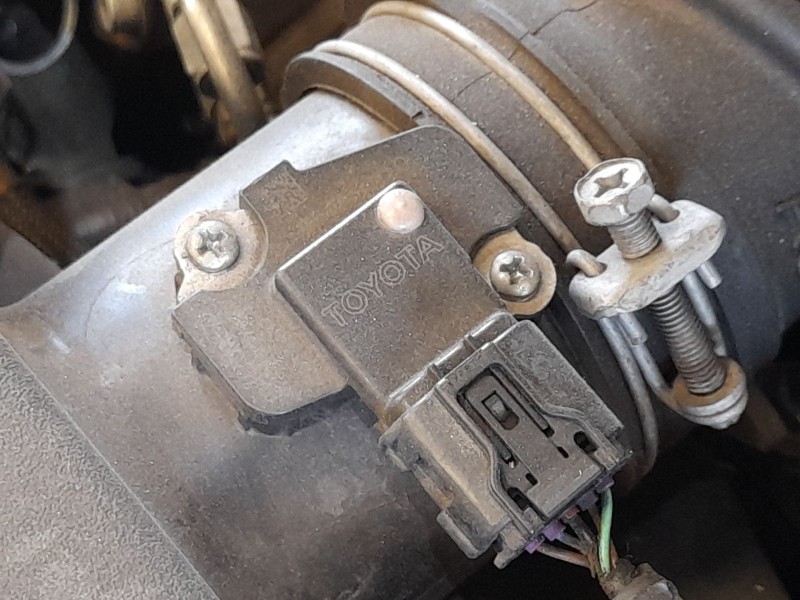 Recambio de caudalimetro para toyota auris (_e18_) 2.0 d-4d (ade186_) referencia OEM IAM 2220426010  