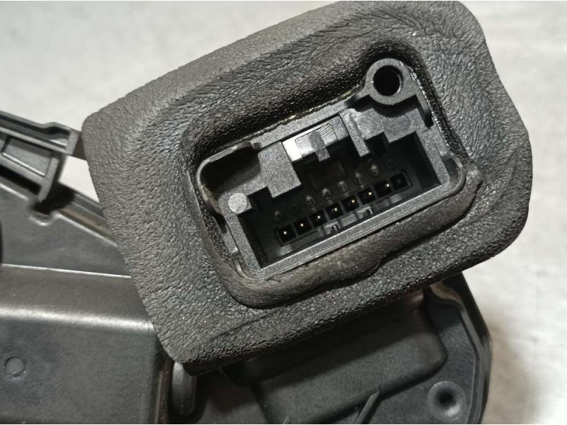 Recambio de cerradura puerta trasera derecha para volkswagen golf vii sportsvan edition bluemotion tech referencia OEM IAM 5K493