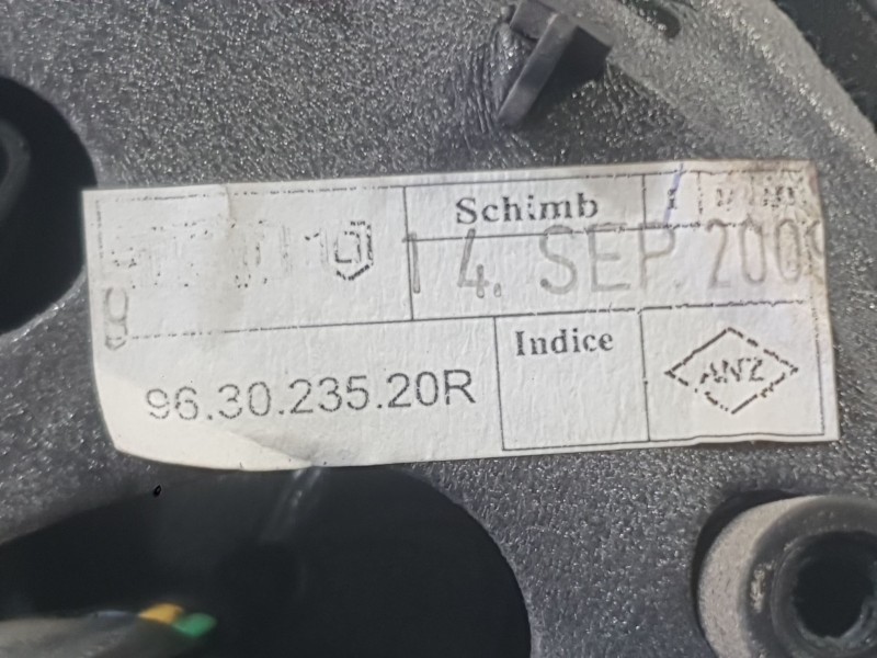 Recambio de retrovisor izquierdo para dacia sandero (bs_) 1.2 16v referencia OEM IAM 963023520R  