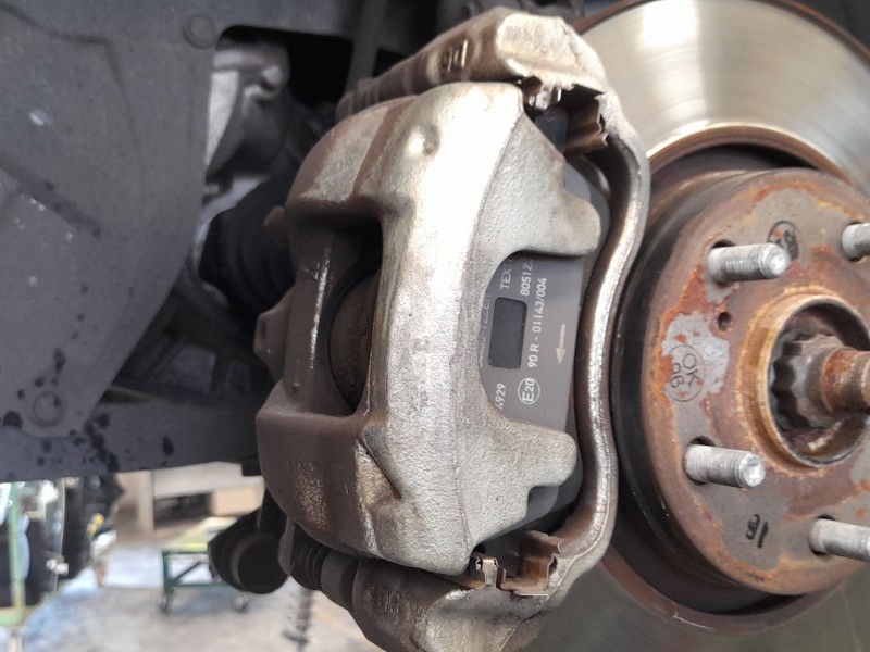 Recambio de pinza freno delantera izquierda para toyota auris (_e18_) 2.0 d-4d (ade186_) referencia OEM IAM 4775002361  