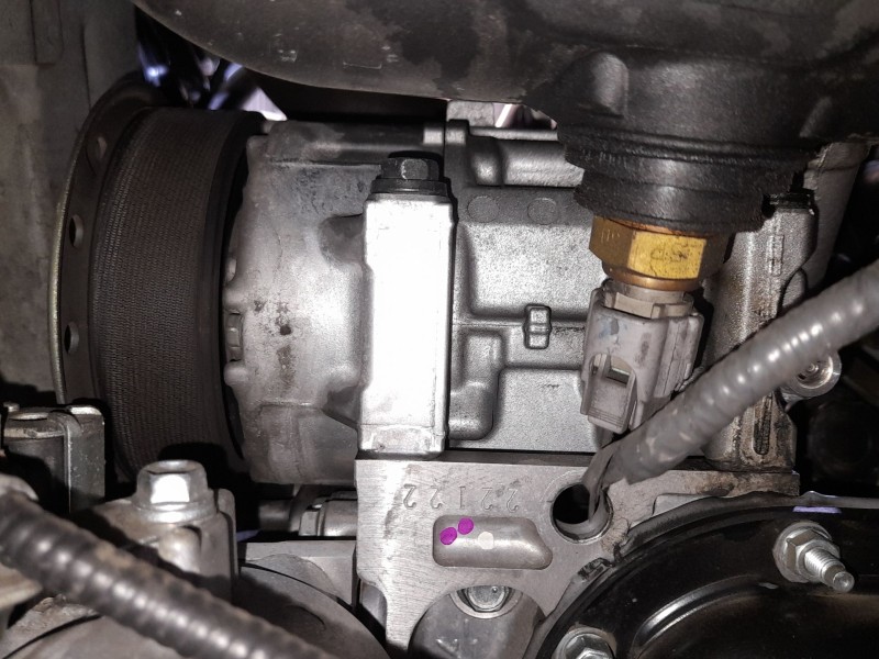 Recambio de compresor aire acondicionado para toyota auris (_e18_) 2.0 d-4d (ade186_) referencia OEM IAM 8831002400  