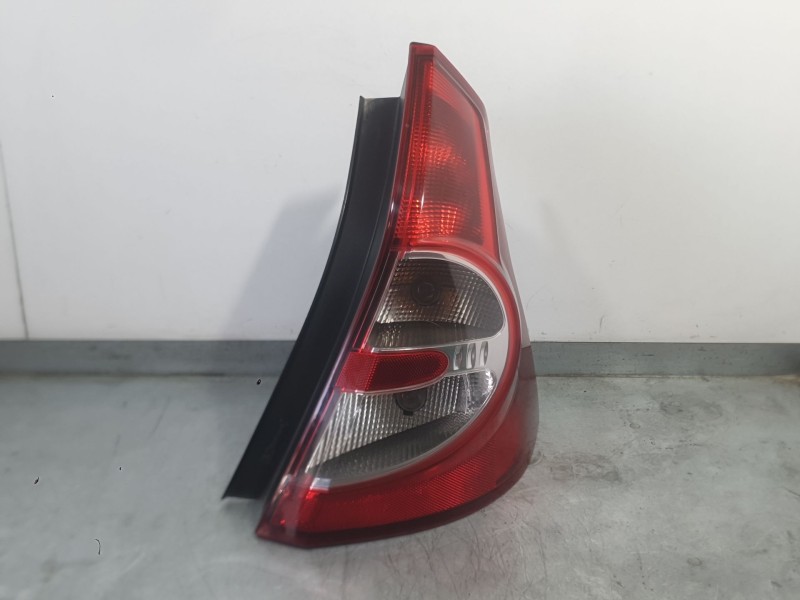 Recambio de piloto trasero derecho para dacia sandero (bs_) 1.2 16v referencia OEM IAM 8200734824  