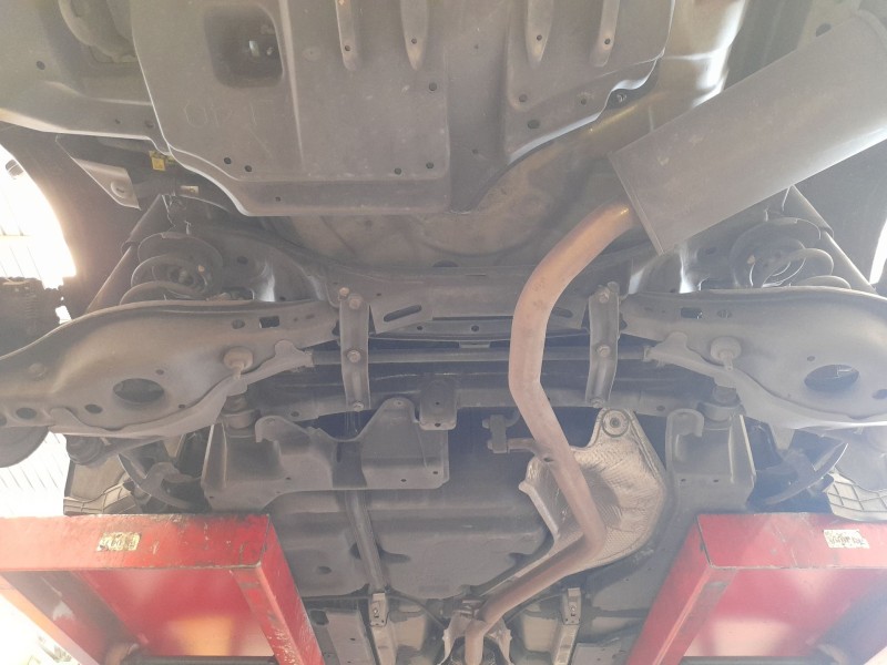 Recambio de puente trasero para toyota auris (_e18_) 2.0 d-4d (ade186_) referencia OEM IAM 4210102260  